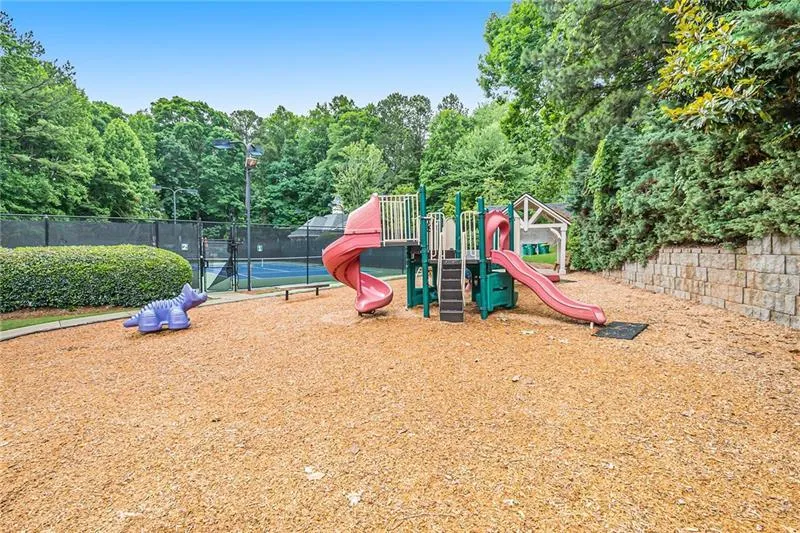 285 Old College Way, Sandy Springs, Georgia 30328, 5 Bedrooms Bedrooms, ,4 BathroomsBathrooms,Residential,Sold,285 Old College Way,7066468