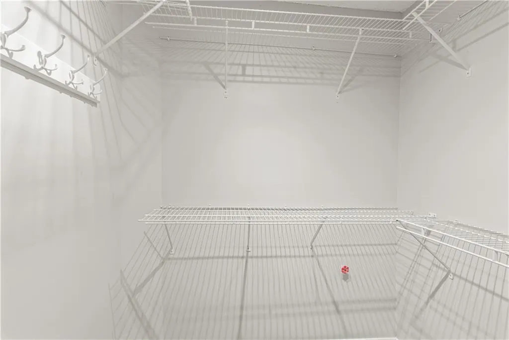 Secondary walk-in closet
