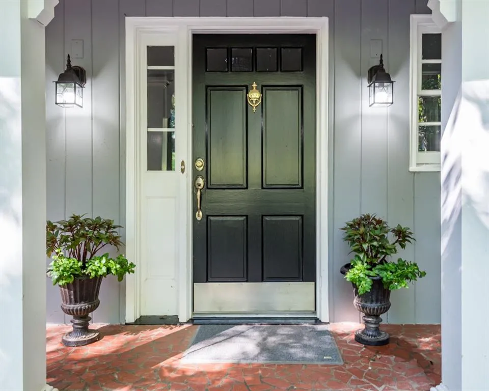 6910 Castleton Drive, Sandy Springs, Georgia 30328, 5 Bedrooms Bedrooms, ,3 BathroomsBathrooms,Residential,Sold,6910 Castleton Drive,5911074