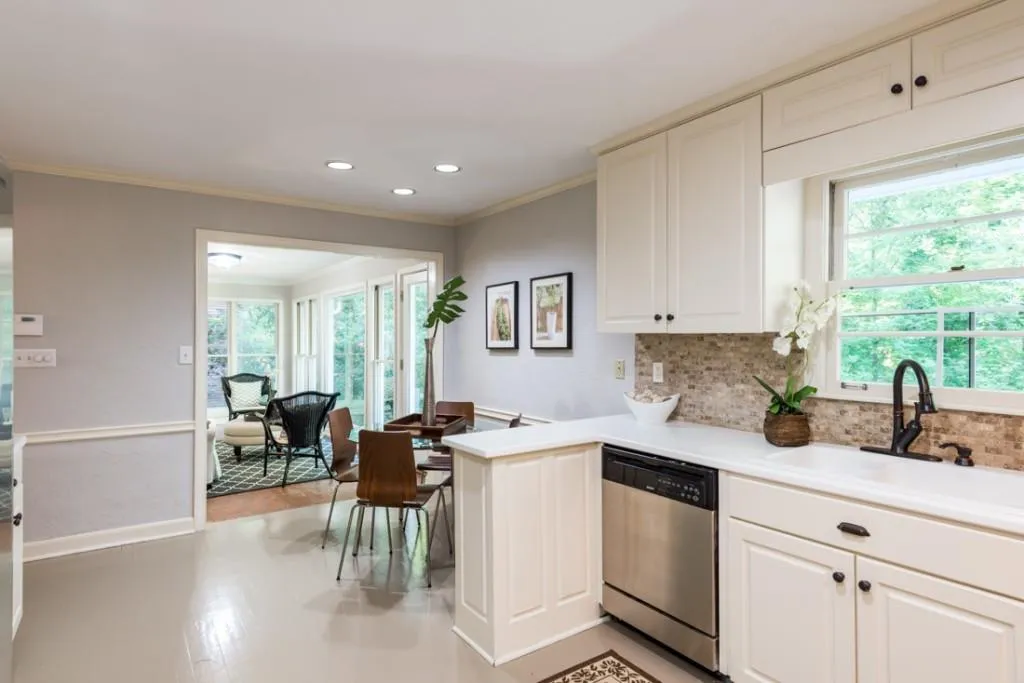 6910 Castleton Drive, Sandy Springs, Georgia 30328, 5 Bedrooms Bedrooms, ,3 BathroomsBathrooms,Residential,Sold,6910 Castleton Drive,5911074