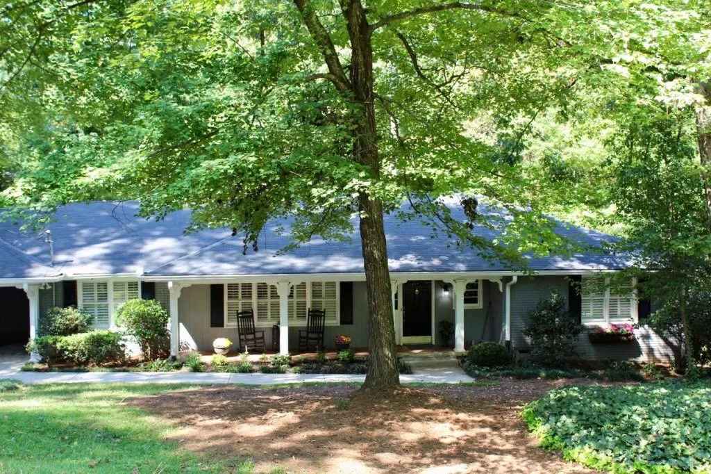 6910 Castleton Drive, Sandy Springs, Georgia 30328, 5 Bedrooms Bedrooms, ,3 BathroomsBathrooms,Residential,Sold,6910 Castleton Drive,5911074