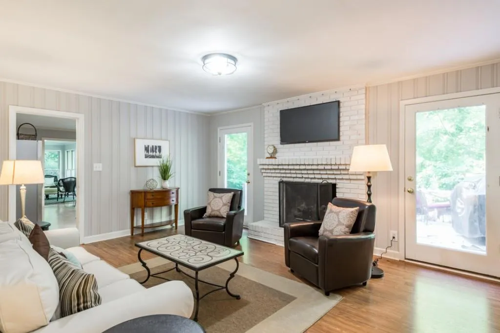 6910 Castleton Drive, Sandy Springs, Georgia 30328, 5 Bedrooms Bedrooms, ,3 BathroomsBathrooms,Residential,Sold,6910 Castleton Drive,5911074