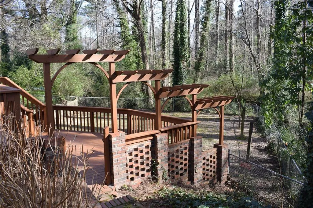 6535 Wright Road, Sandy Springs, Georgia 30328, 3 Bedrooms Bedrooms, ,2 BathroomsBathrooms,Residential,Sold,6535 Wright Road,6112418