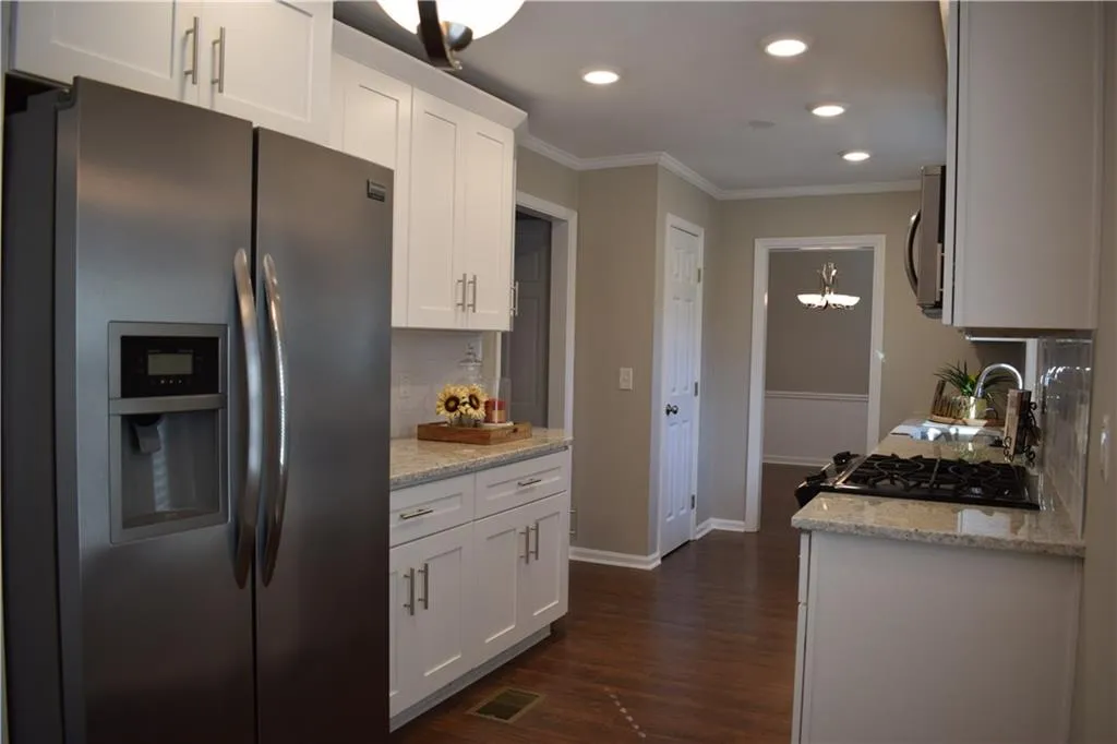 6535 Wright Road, Sandy Springs, Georgia 30328, 3 Bedrooms Bedrooms, ,2 BathroomsBathrooms,Residential,Sold,6535 Wright Road,6112418