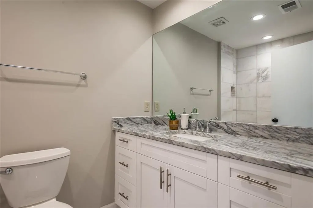 221 The South Chace, Sandy Springs, Georgia 30328, 3 Bedrooms Bedrooms, ,2 BathroomsBathrooms,Residential,Sold,221 The South Chace,5933497