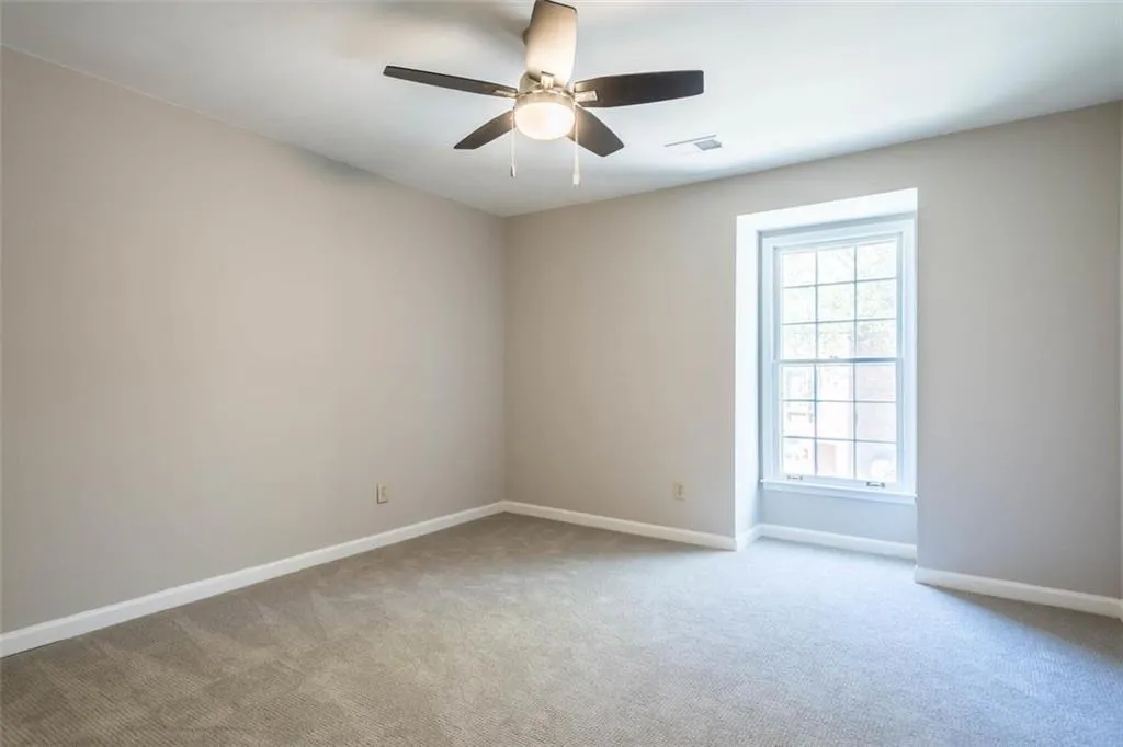 221 The South Chace, Sandy Springs, Georgia 30328, 3 Bedrooms Bedrooms, ,2 BathroomsBathrooms,Residential,Sold,221 The South Chace,5933497