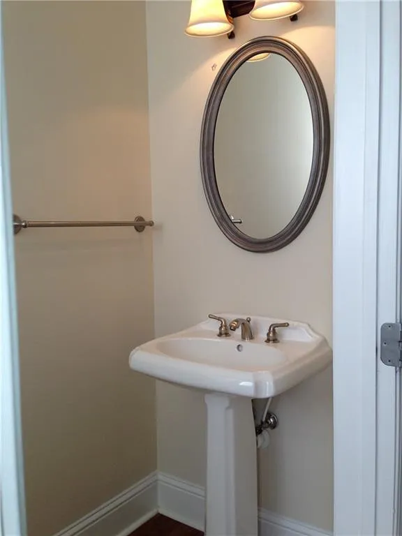 1179 Glenridge Place Unit 907, Atlanta, Georgia 30342, 1 Bedroom Bedrooms, ,1 BathroomBathrooms,Residential,Sold,1179 Glenridge Place Unit 907,5670285