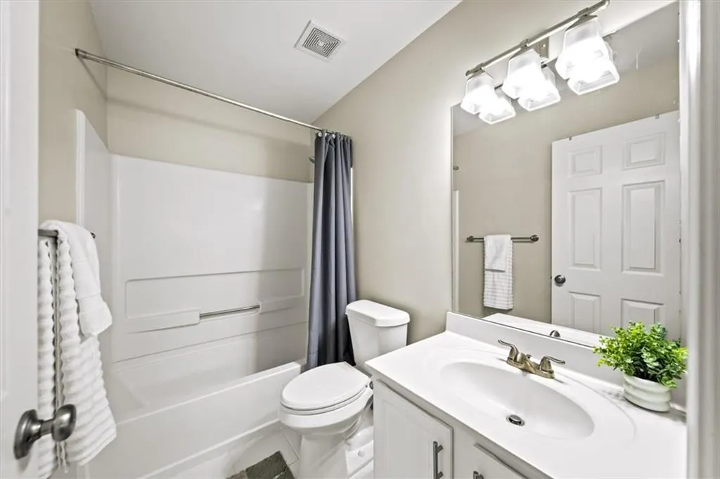 2324 Towneheights Terrace Se, Atlanta, Georgia 30339, 3 Bedrooms Bedrooms, ,2 BathroomsBathrooms,Residential,For Sale,2324 Towneheights Terrace Se,7563628