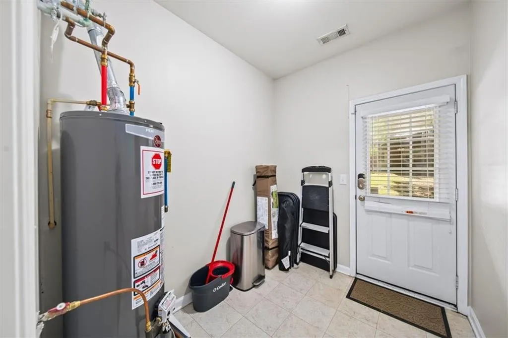 2324 Towneheights Terrace Se, Atlanta, Georgia 30339, 3 Bedrooms Bedrooms, ,2 BathroomsBathrooms,Residential,For Sale,2324 Towneheights Terrace Se,7563628