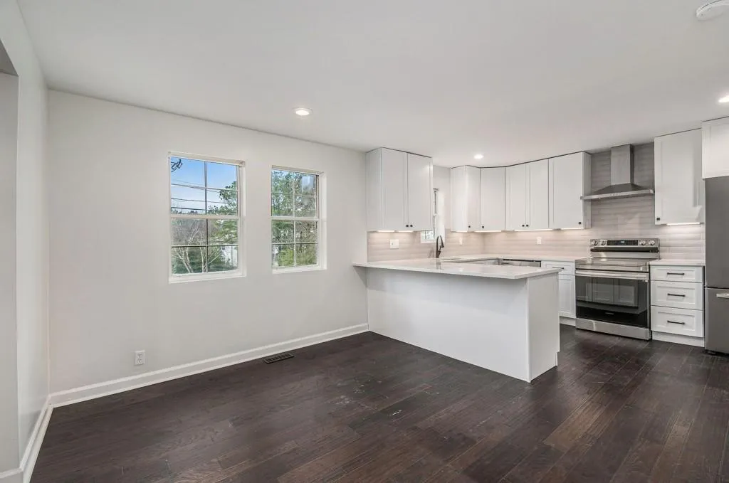 270 E Belle Isle Road, Atlanta, Georgia 30342, 3 Bedrooms Bedrooms, ,3 BathroomsBathrooms,Residential,Sold,270 E Belle Isle Road,7015002