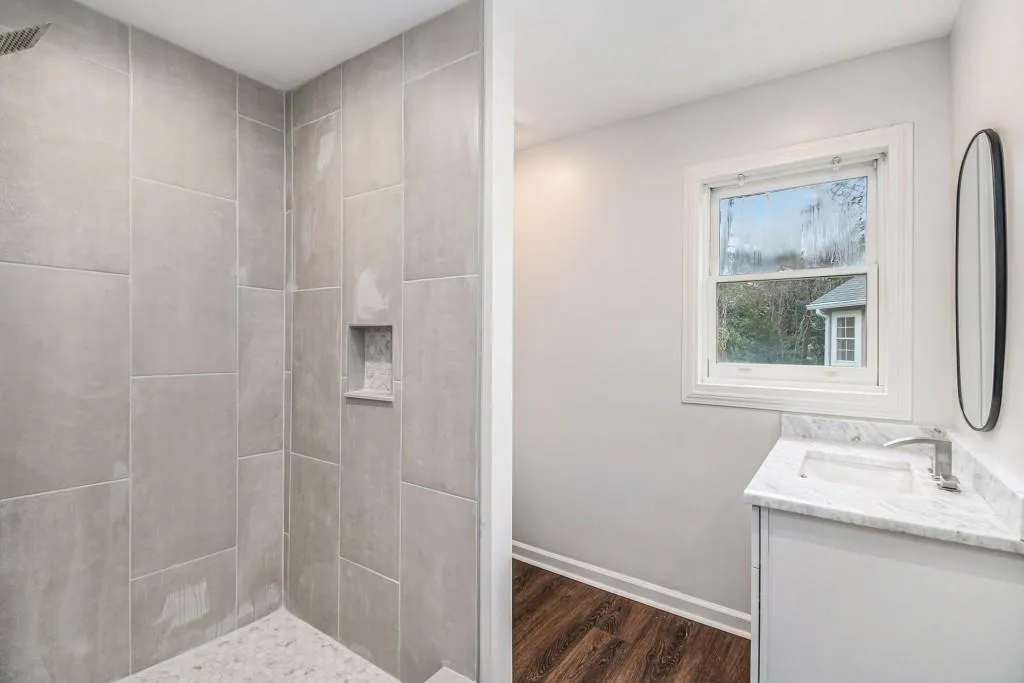 270 E Belle Isle Road, Atlanta, Georgia 30342, 3 Bedrooms Bedrooms, ,3 BathroomsBathrooms,Residential,Sold,270 E Belle Isle Road,7015002