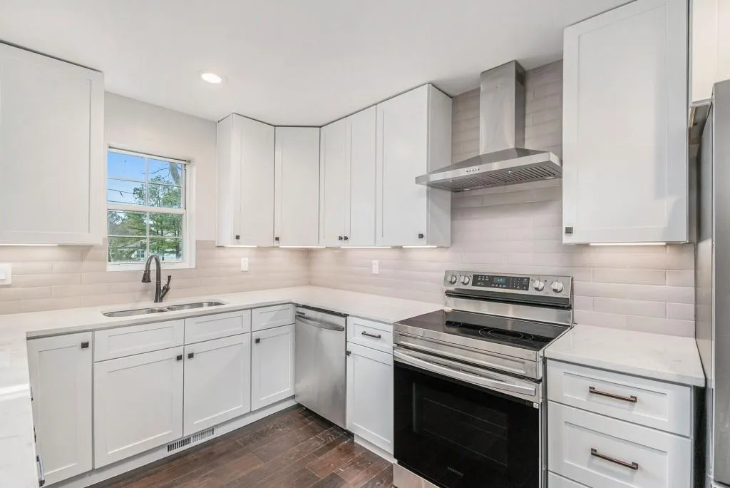 270 E Belle Isle Road, Atlanta, Georgia 30342, 3 Bedrooms Bedrooms, ,3 BathroomsBathrooms,Residential,Sold,270 E Belle Isle Road,7015002