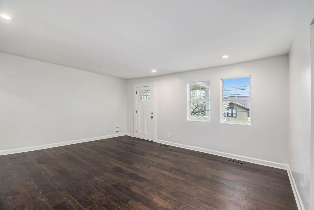 270 E Belle Isle Road, Atlanta, Georgia 30342, 3 Bedrooms Bedrooms, ,3 BathroomsBathrooms,Residential,Sold,270 E Belle Isle Road,7015002