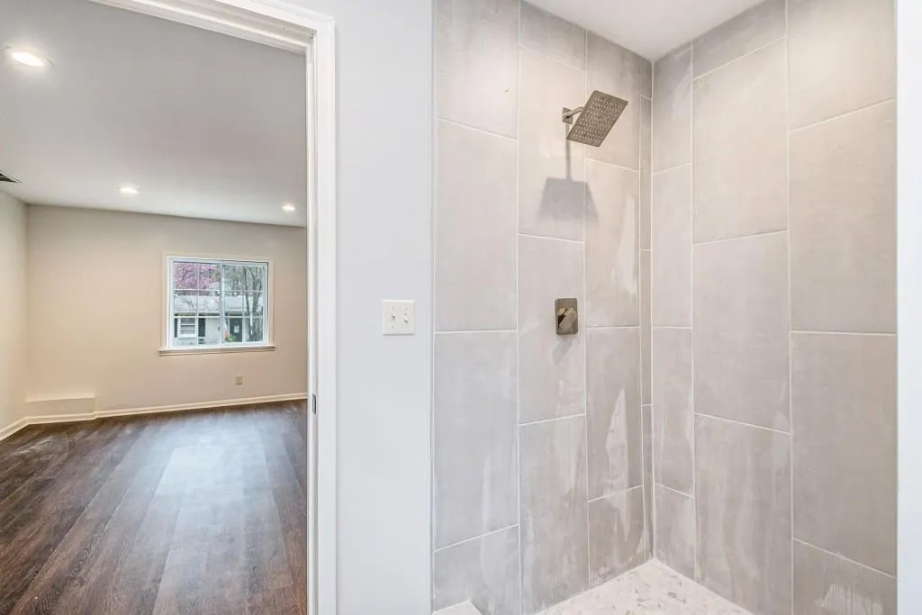 270 E Belle Isle Road, Atlanta, Georgia 30342, 3 Bedrooms Bedrooms, ,3 BathroomsBathrooms,Residential,Sold,270 E Belle Isle Road,7015002