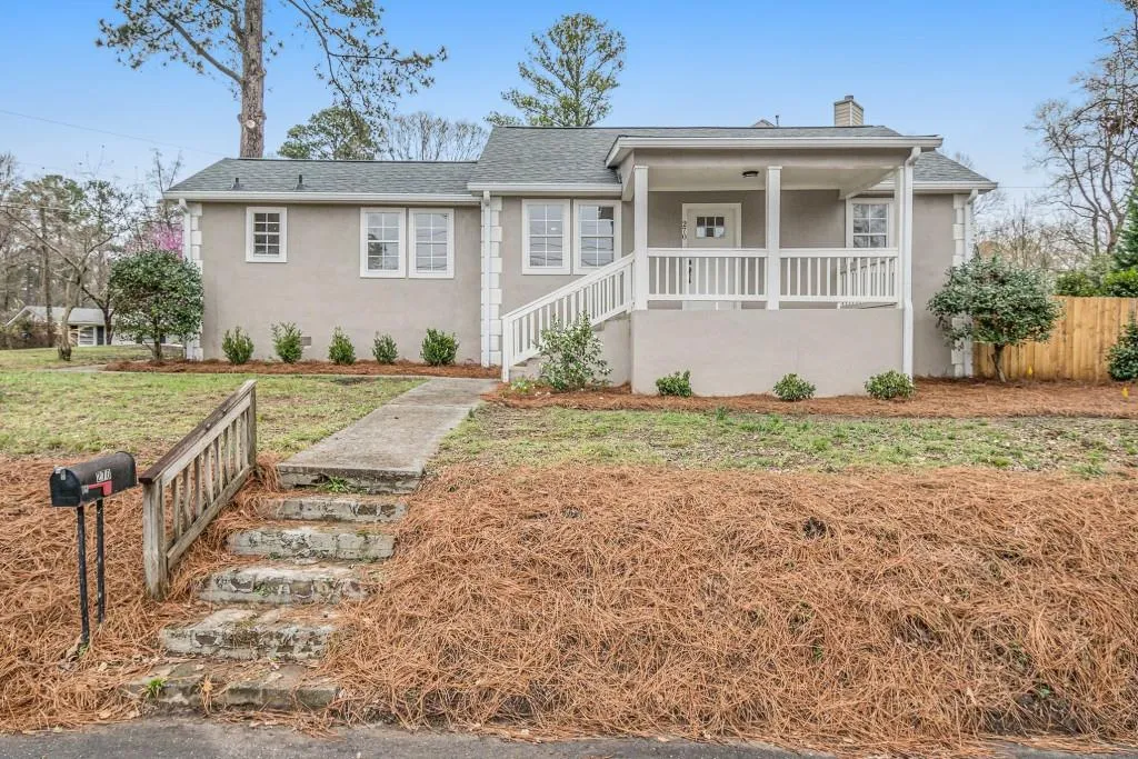 270 E Belle Isle Road, Atlanta, Georgia 30342, 3 Bedrooms Bedrooms, ,3 BathroomsBathrooms,Residential,Sold,270 E Belle Isle Road,7015002