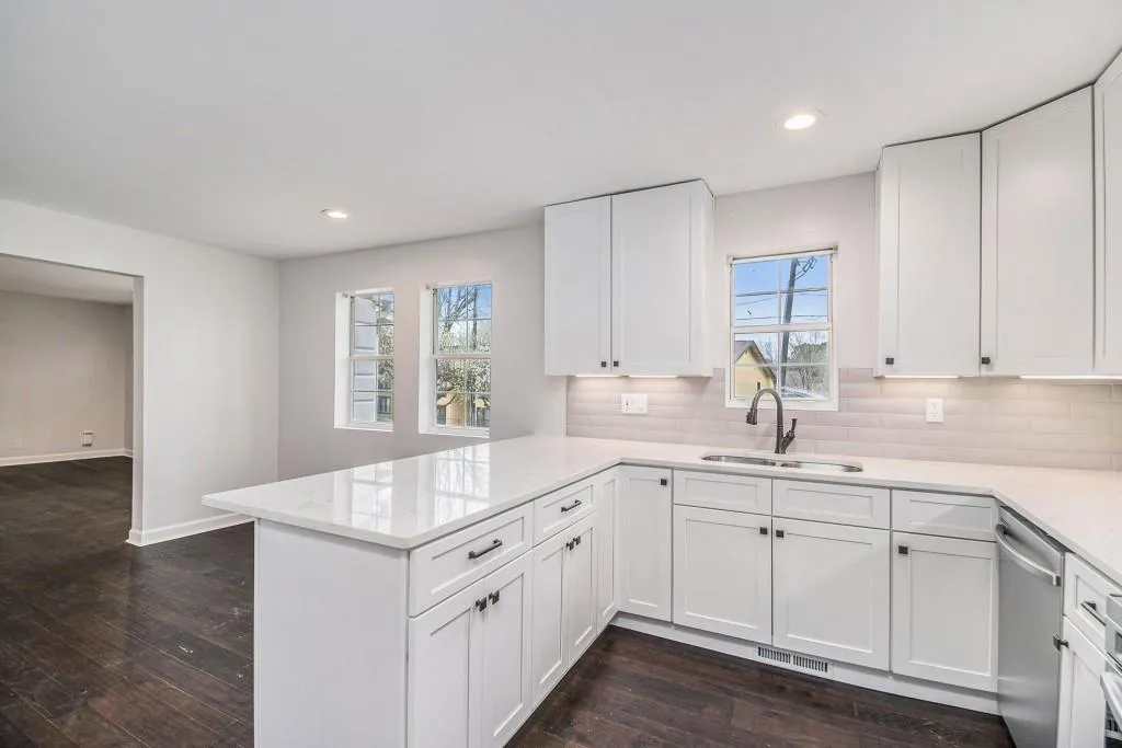 270 E Belle Isle Road, Atlanta, Georgia 30342, 3 Bedrooms Bedrooms, ,3 BathroomsBathrooms,Residential,Sold,270 E Belle Isle Road,7015002