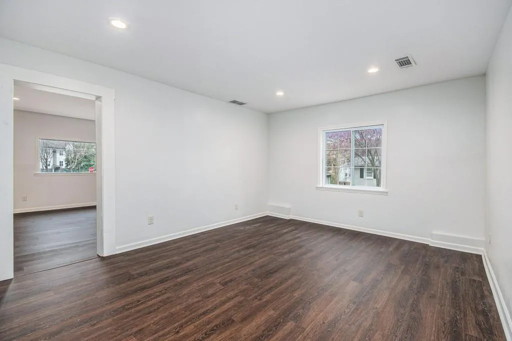 270 E Belle Isle Road, Atlanta, Georgia 30342, 3 Bedrooms Bedrooms, ,3 BathroomsBathrooms,Residential,Sold,270 E Belle Isle Road,7015002