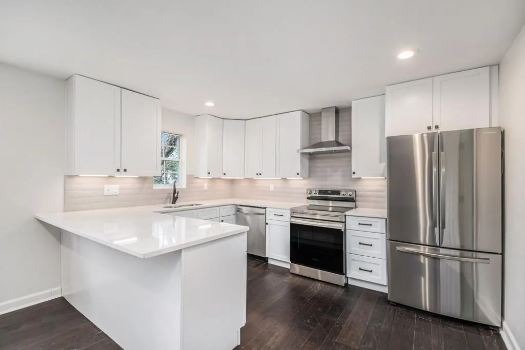 270 E Belle Isle Road, Atlanta, Georgia 30342, 3 Bedrooms Bedrooms, ,3 BathroomsBathrooms,Residential,Sold,270 E Belle Isle Road,7015002