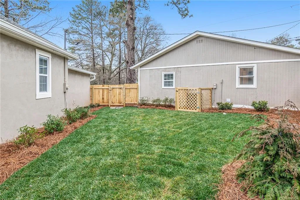 270 E Belle Isle Road, Atlanta, Georgia 30342, 3 Bedrooms Bedrooms, ,3 BathroomsBathrooms,Residential,Sold,270 E Belle Isle Road,7015002