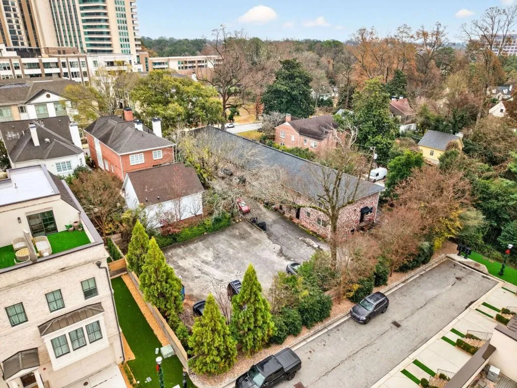 3668 Kingsboro Road Ne Unit 7, Atlanta, Georgia 30319, 2 Bedrooms Bedrooms, 0 ,1 BathroomBathrooms,Residential,For Sale,3668 Kingsboro Road Ne Unit 7,7714912