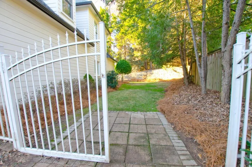545 Montrose Lane, Sandy Springs, Georgia 30328, 4 Bedrooms Bedrooms, ,2 BathroomsBathrooms,Residential,Sold,545 Montrose Lane,7505396
