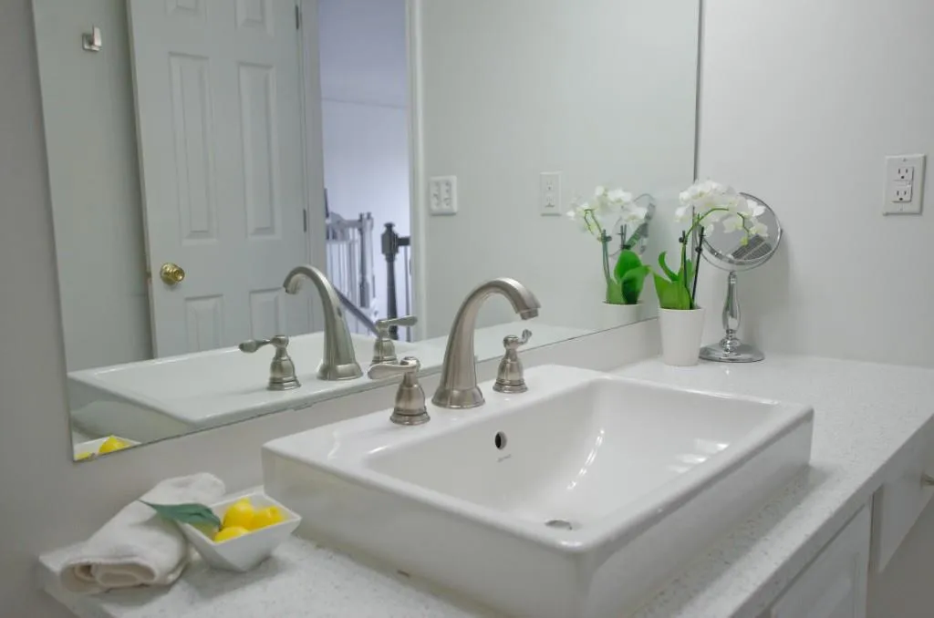 545 Montrose Lane, Sandy Springs, Georgia 30328, 4 Bedrooms Bedrooms, ,2 BathroomsBathrooms,Residential,Sold,545 Montrose Lane,7505396