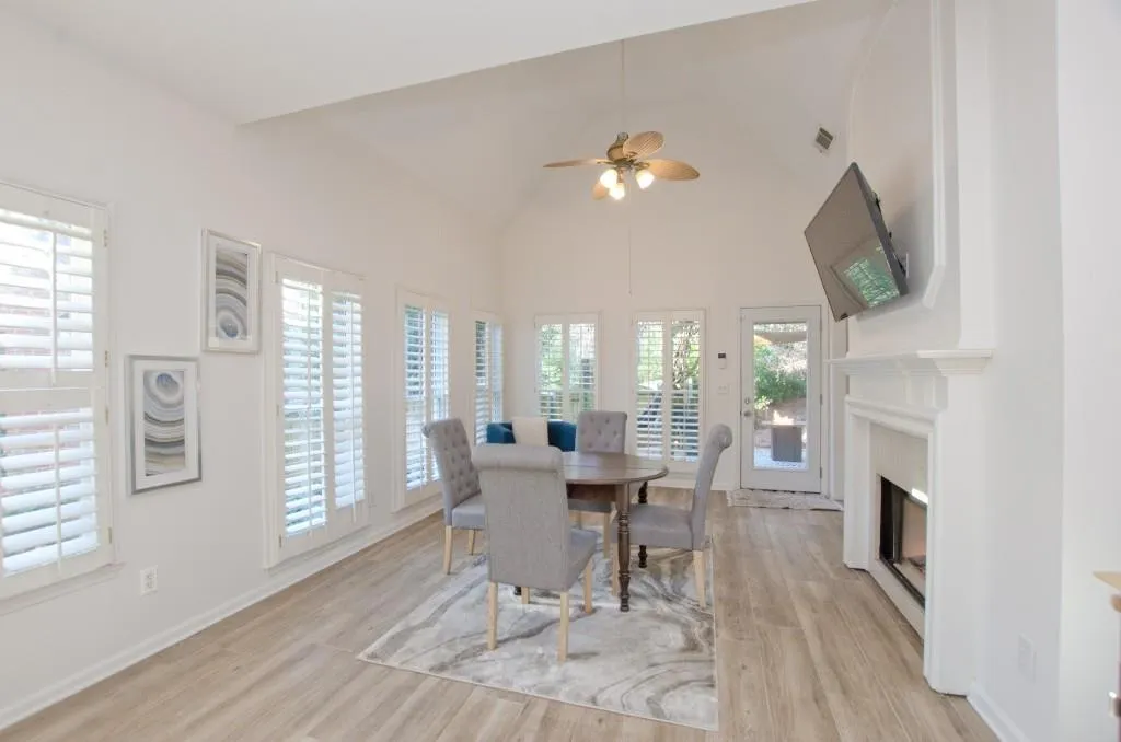 545 Montrose Lane, Sandy Springs, Georgia 30328, 4 Bedrooms Bedrooms, ,2 BathroomsBathrooms,Residential,Sold,545 Montrose Lane,7505396