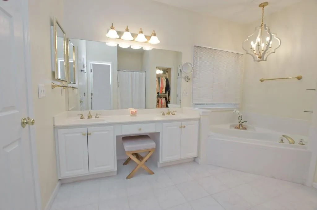 545 Montrose Lane, Sandy Springs, Georgia 30328, 4 Bedrooms Bedrooms, ,2 BathroomsBathrooms,Residential,Sold,545 Montrose Lane,7505396