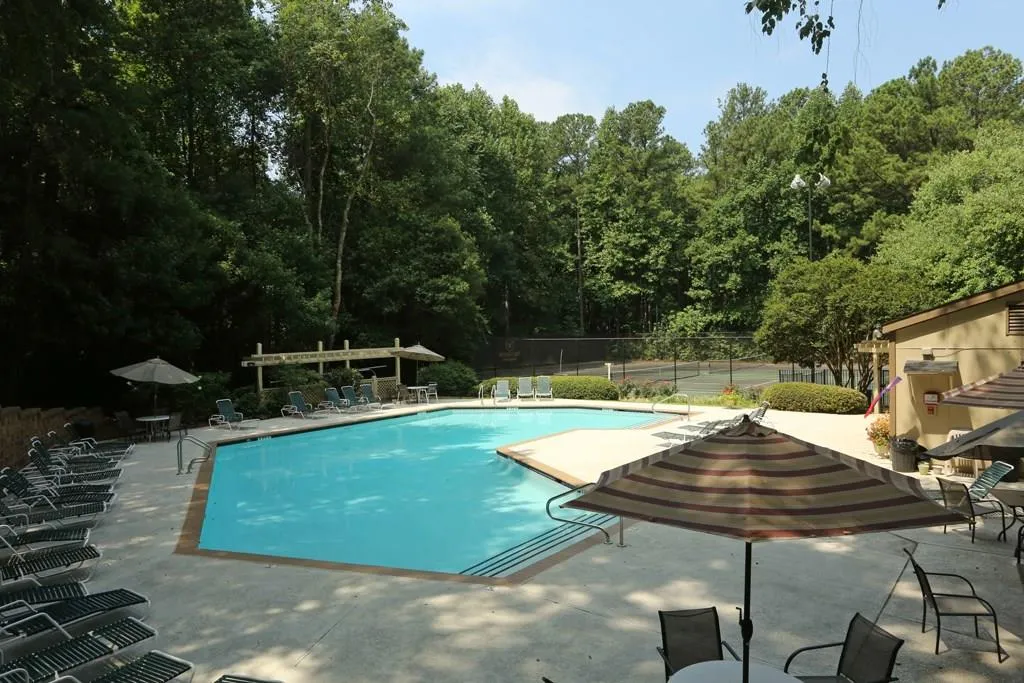 404 Woodcliff Drive Unit 404, Sandy Springs, Georgia 30350, 2 Bedrooms Bedrooms, ,1 BathroomBathrooms,Residential,Sold,404 Woodcliff Drive Unit 404,5724266