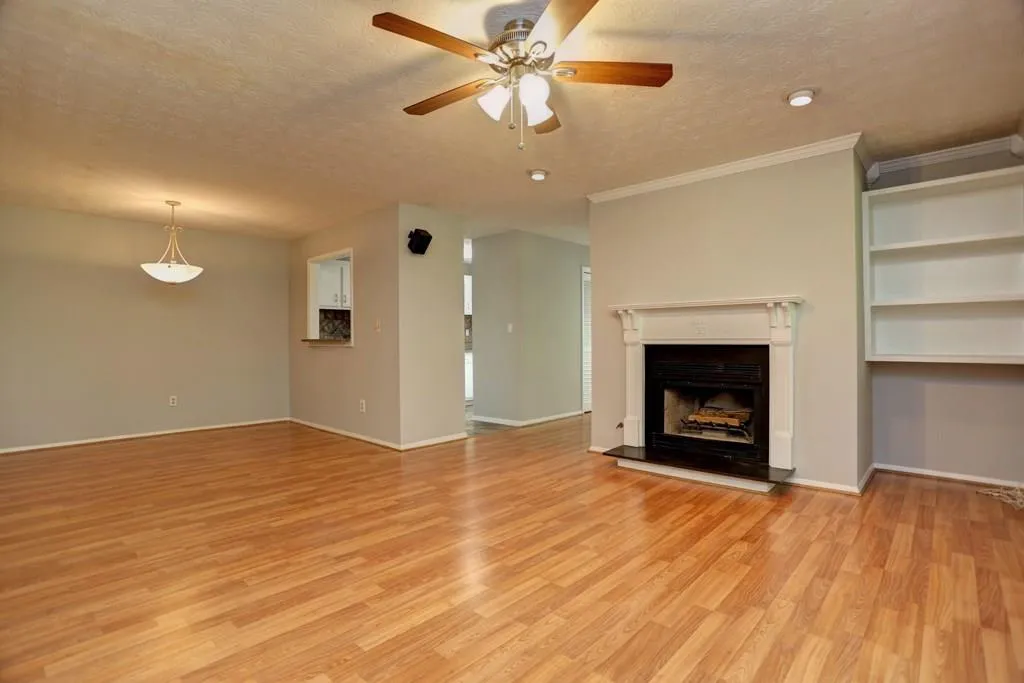 404 Woodcliff Drive Unit 404, Sandy Springs, Georgia 30350, 2 Bedrooms Bedrooms, ,1 BathroomBathrooms,Residential,Sold,404 Woodcliff Drive Unit 404,5724266