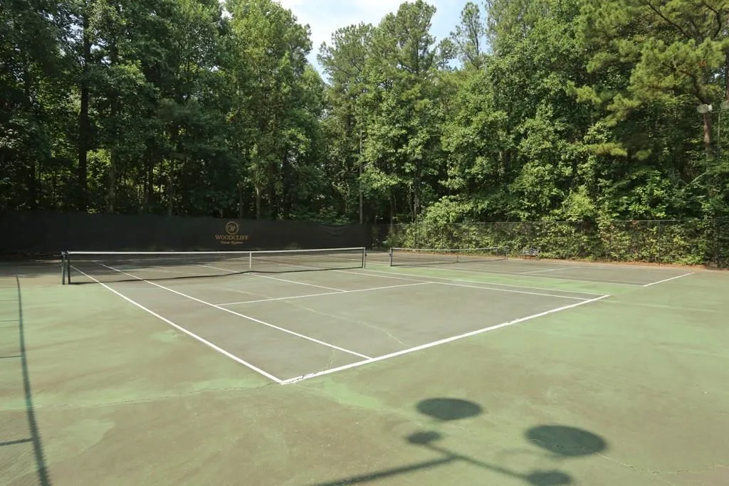 404 Woodcliff Drive Unit 404, Sandy Springs, Georgia 30350, 2 Bedrooms Bedrooms, ,1 BathroomBathrooms,Residential,Sold,404 Woodcliff Drive Unit 404,5724266