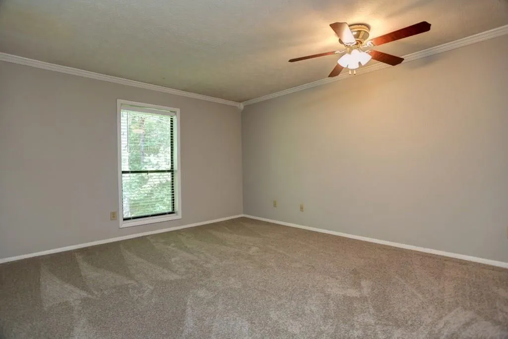 404 Woodcliff Drive Unit 404, Sandy Springs, Georgia 30350, 2 Bedrooms Bedrooms, ,1 BathroomBathrooms,Residential,Sold,404 Woodcliff Drive Unit 404,5724266