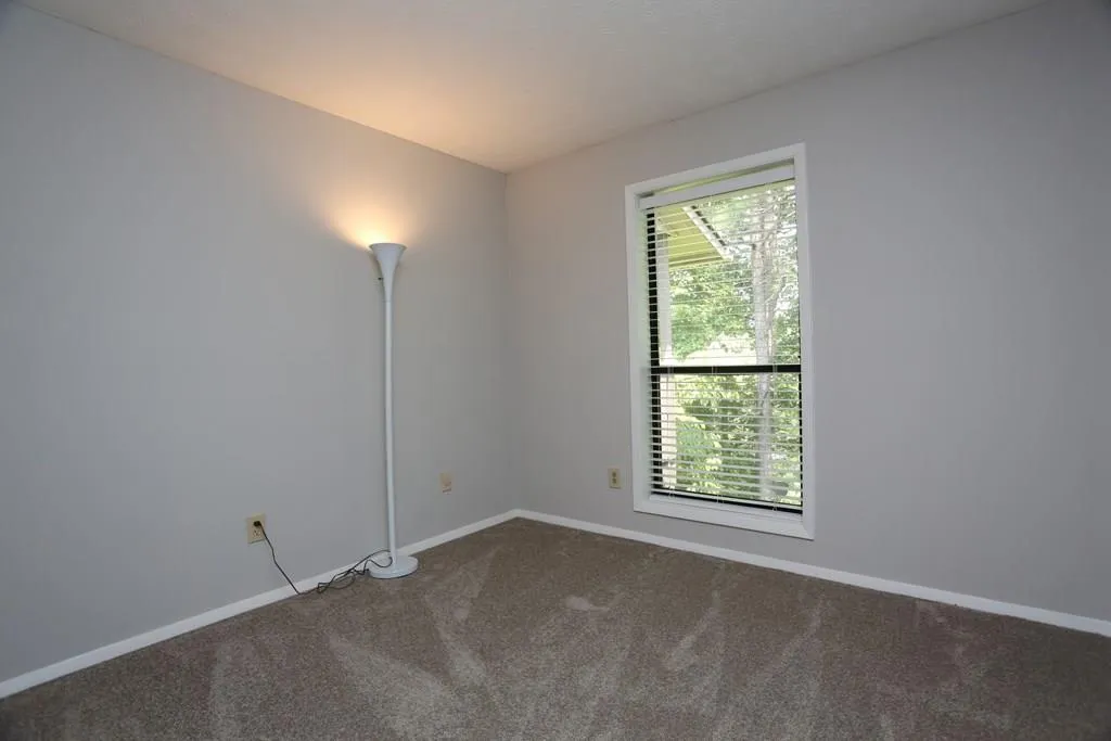 404 Woodcliff Drive Unit 404, Sandy Springs, Georgia 30350, 2 Bedrooms Bedrooms, ,1 BathroomBathrooms,Residential,Sold,404 Woodcliff Drive Unit 404,5724266