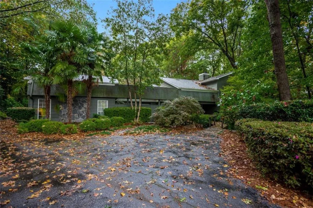 285 Glen Lake, Sandy Springs, Georgia 30327, 4 Bedrooms Bedrooms, ,3 BathroomsBathrooms,Residential,Sold,285 Glen Lake,6964431
