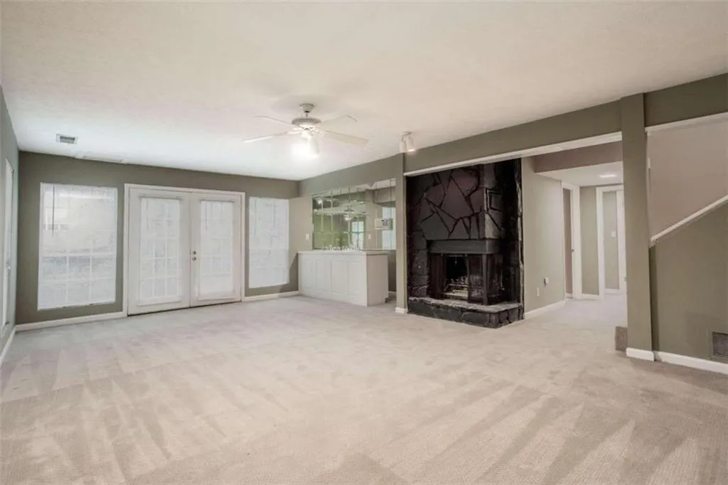 285 Glen Lake, Sandy Springs, Georgia 30327, 4 Bedrooms Bedrooms, ,3 BathroomsBathrooms,Residential,Sold,285 Glen Lake,6964431