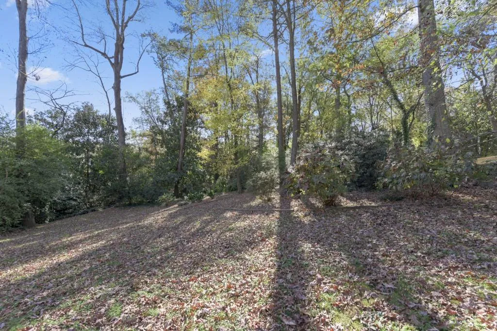 295 Green Hill Road, Atlanta, Georgia 30342, 3 Bedrooms Bedrooms, ,2 BathroomsBathrooms,Residential,Sold,295 Green Hill Road,6815009