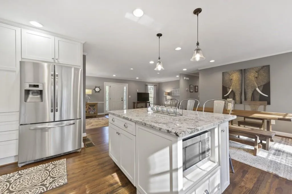 295 Green Hill Road, Atlanta, Georgia 30342, 3 Bedrooms Bedrooms, ,2 BathroomsBathrooms,Residential,Sold,295 Green Hill Road,6815009
