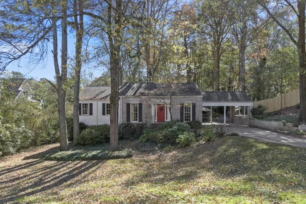295 Green Hill Road, Atlanta, Georgia 30342, 3 Bedrooms Bedrooms, ,2 BathroomsBathrooms,Residential,Sold,295 Green Hill Road,6815009