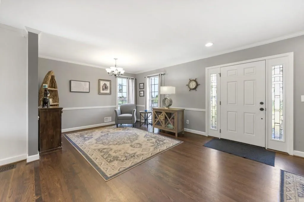 295 Green Hill Road, Atlanta, Georgia 30342, 3 Bedrooms Bedrooms, ,2 BathroomsBathrooms,Residential,Sold,295 Green Hill Road,6815009