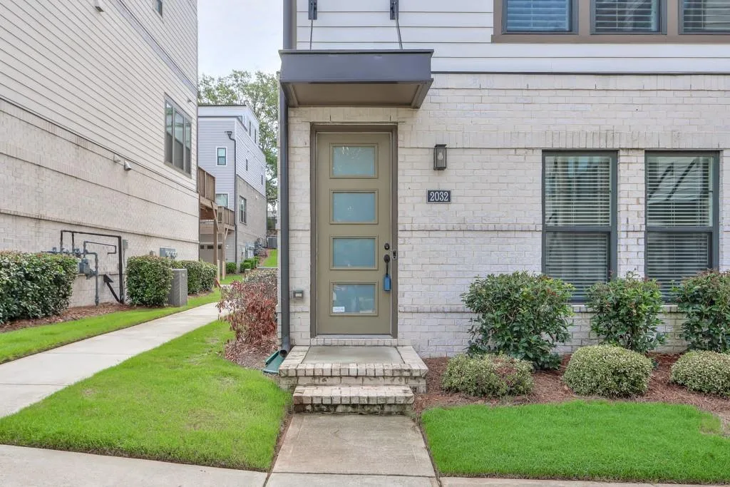2032 Holtz Lane Nw, Atlanta, Georgia 30318, 3 Bedrooms Bedrooms, ,3 BathroomsBathrooms,Residential,For Sale,2032 Holtz Lane Nw,7634488