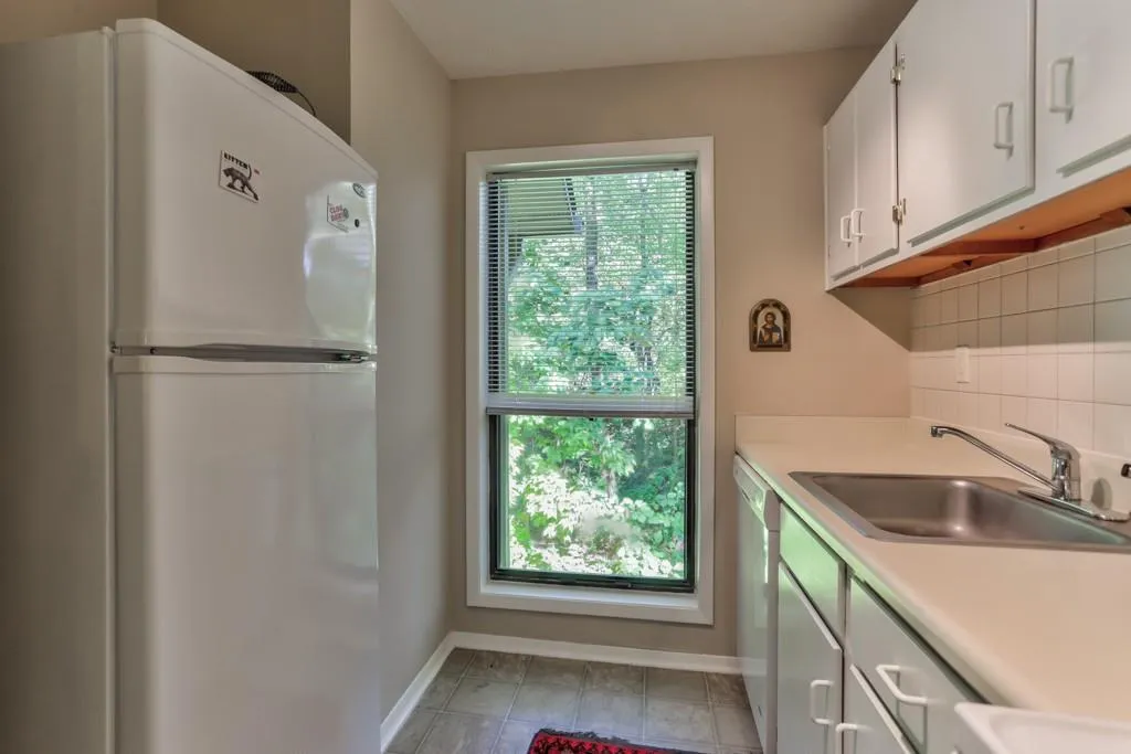 1401 Woodcliff Drive Unit 1401, Sandy Springs, Georgia 30350, 1 Bedroom Bedrooms, ,1 BathroomBathrooms,Residential,Sold,1401 Woodcliff Drive Unit 1401,5930912