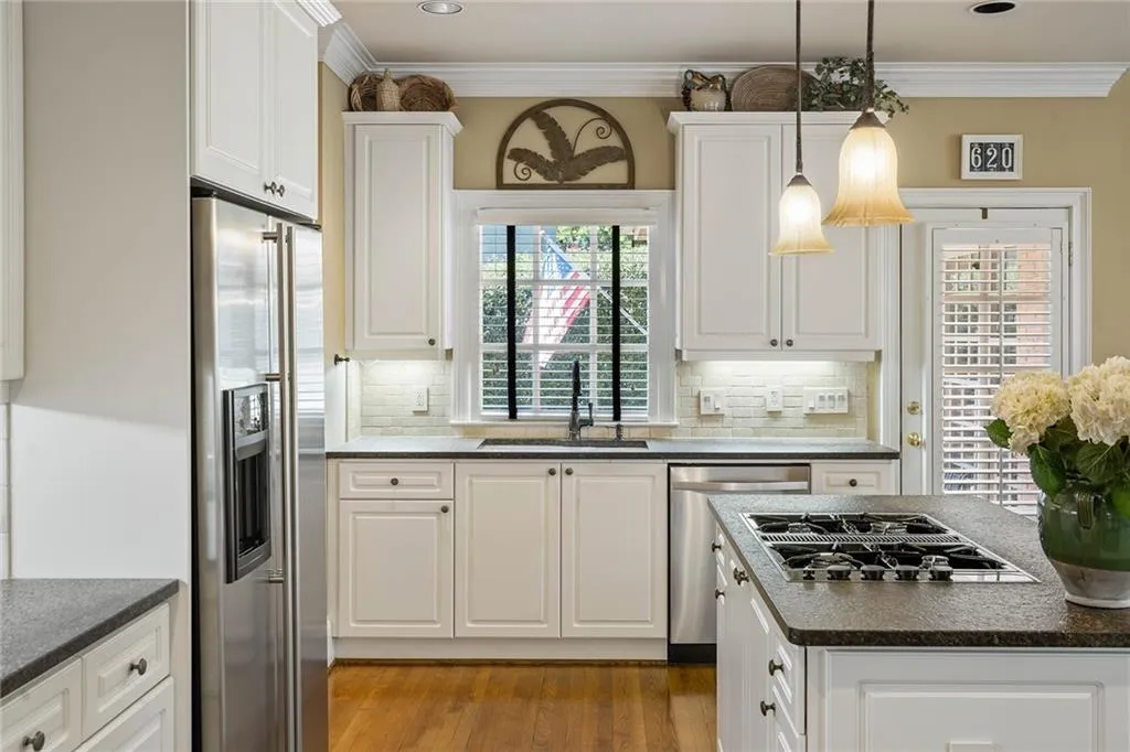 620 Telford Place Ne, Sandy Springs, Georgia 30342, 4 Bedrooms Bedrooms, ,3 BathroomsBathrooms,Residential,Sold,620 Telford Place Ne,7186851