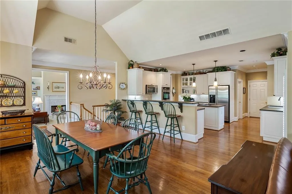 620 Telford Place Ne, Sandy Springs, Georgia 30342, 4 Bedrooms Bedrooms, ,3 BathroomsBathrooms,Residential,Sold,620 Telford Place Ne,7186851