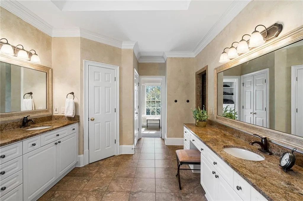 620 Telford Place Ne, Sandy Springs, Georgia 30342, 4 Bedrooms Bedrooms, ,3 BathroomsBathrooms,Residential,Sold,620 Telford Place Ne,7186851