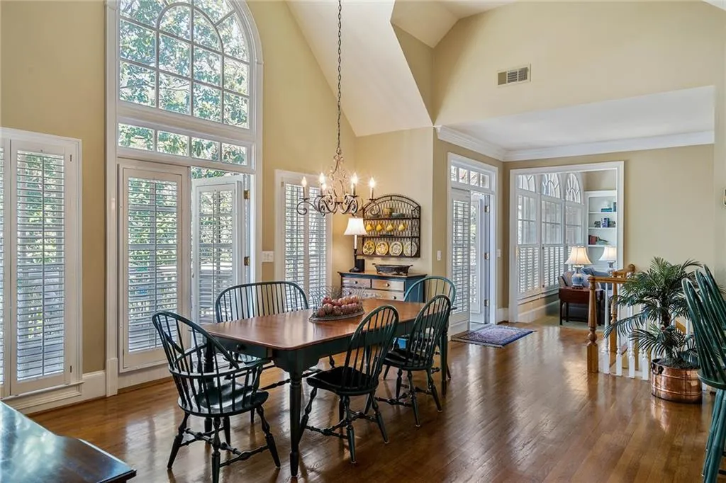 620 Telford Place Ne, Sandy Springs, Georgia 30342, 4 Bedrooms Bedrooms, ,3 BathroomsBathrooms,Residential,Sold,620 Telford Place Ne,7186851