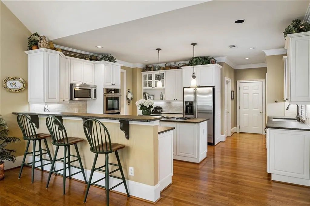 620 Telford Place Ne, Sandy Springs, Georgia 30342, 4 Bedrooms Bedrooms, ,3 BathroomsBathrooms,Residential,Sold,620 Telford Place Ne,7186851
