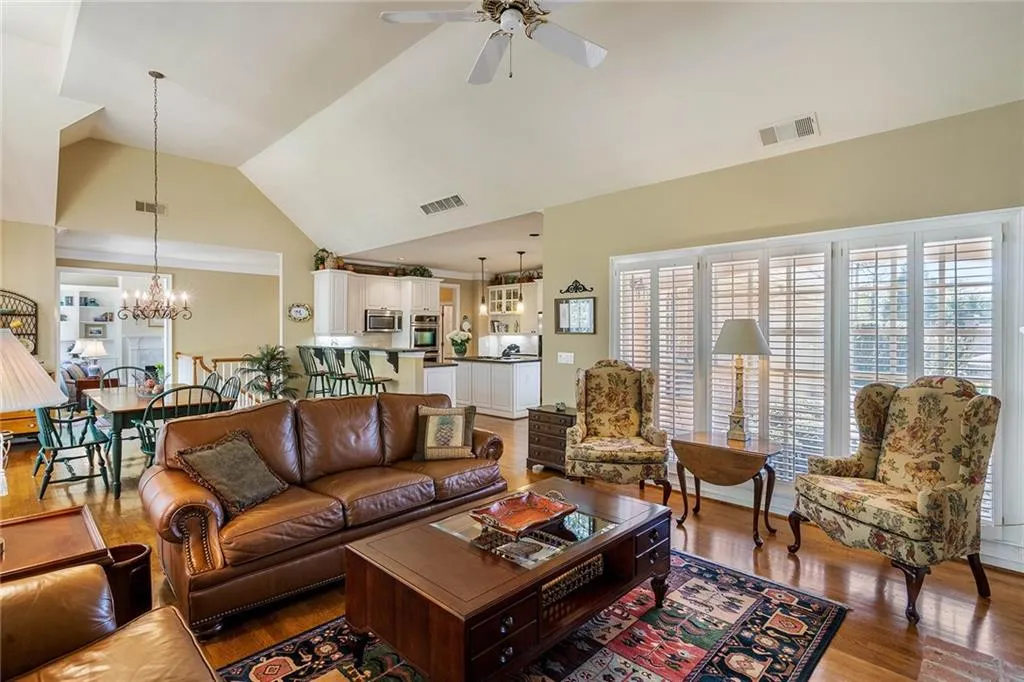 620 Telford Place Ne, Sandy Springs, Georgia 30342, 4 Bedrooms Bedrooms, ,3 BathroomsBathrooms,Residential,Sold,620 Telford Place Ne,7186851