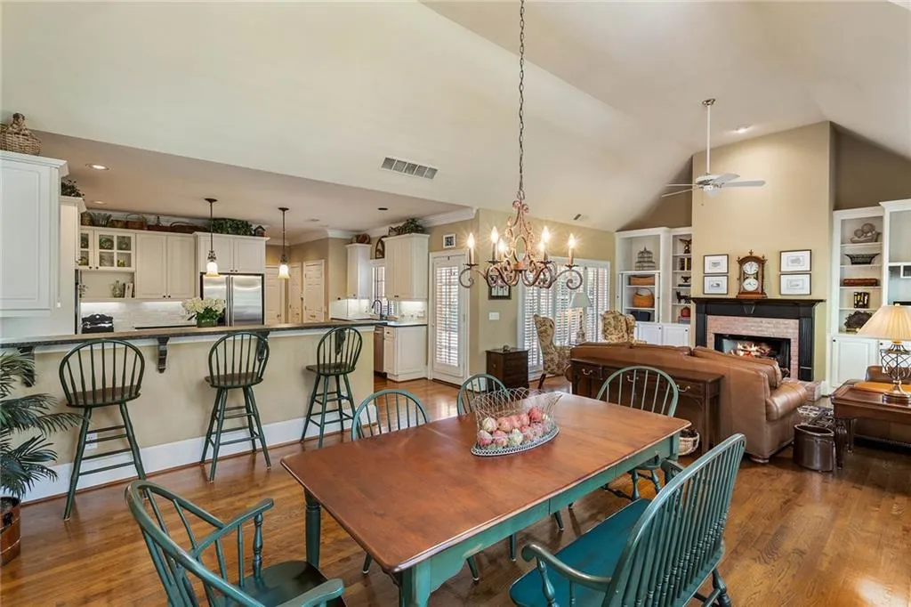 620 Telford Place Ne, Sandy Springs, Georgia 30342, 4 Bedrooms Bedrooms, ,3 BathroomsBathrooms,Residential,Sold,620 Telford Place Ne,7186851