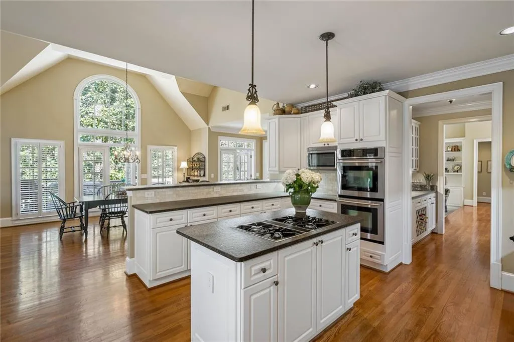 620 Telford Place Ne, Sandy Springs, Georgia 30342, 4 Bedrooms Bedrooms, ,3 BathroomsBathrooms,Residential,Sold,620 Telford Place Ne,7186851