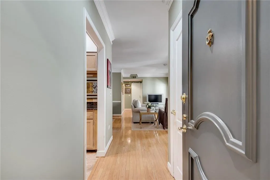 175 15th Street Ne Unit 304, Atlanta, Georgia 30309, 2 Bedrooms Bedrooms, ,2 BathroomsBathrooms,Residential,Sold,175 15th Street Ne Unit 304,7571554